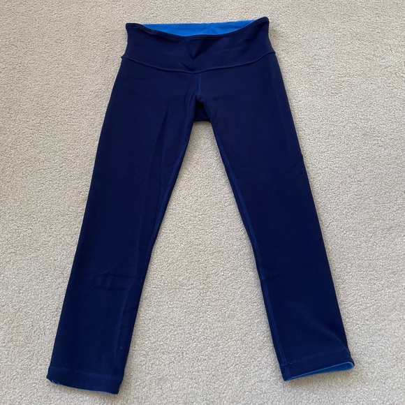 Lululemon Wunder Under Crop III (Reversible) Hero Blue / Pipe Dream Blue Size 6 - Picture 7 of 8
